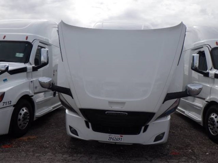 2024-freightliner-cascadia-126-image-15