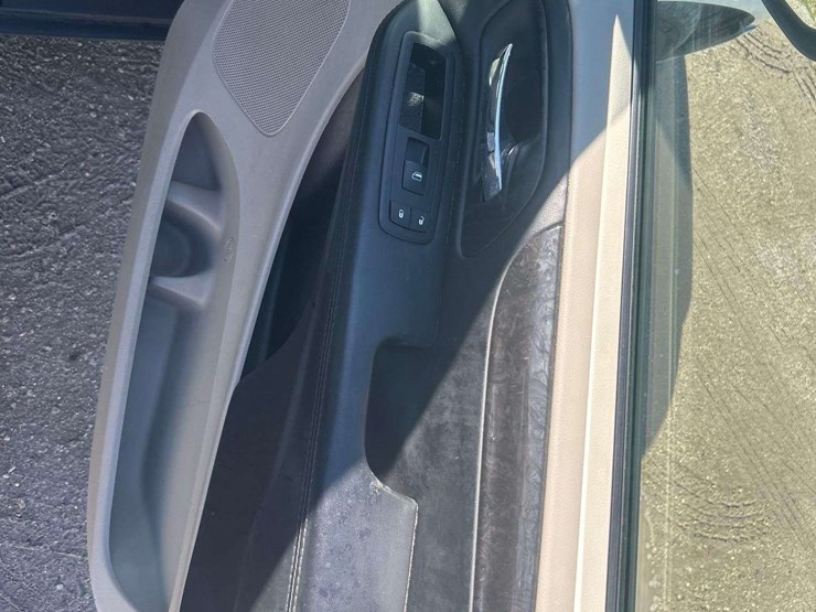 2015-dodge-grand-caravan-image-24