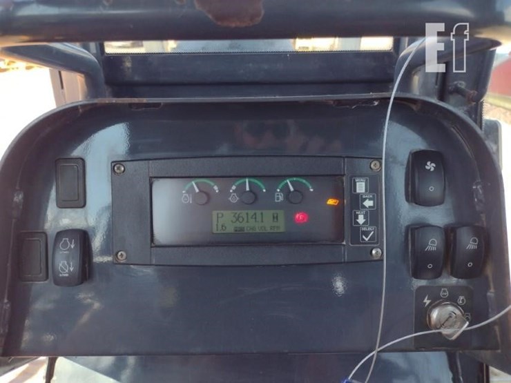 2012-deere-700j-lt-image-7