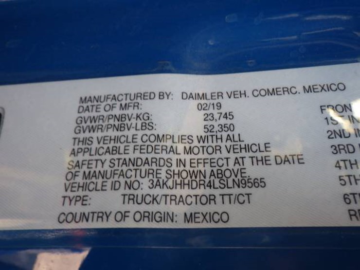 2020-freightliner-cascadia-126-image-16