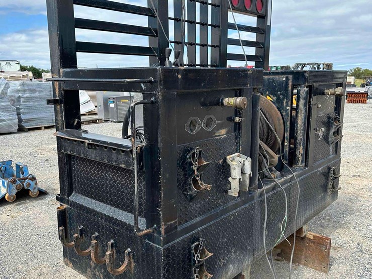 tractor-trailer-headache-rack-w/-ramsey-winch-image-3