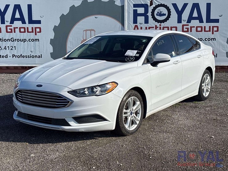 2018-ford-fusion-hybrid-sedan-image-1