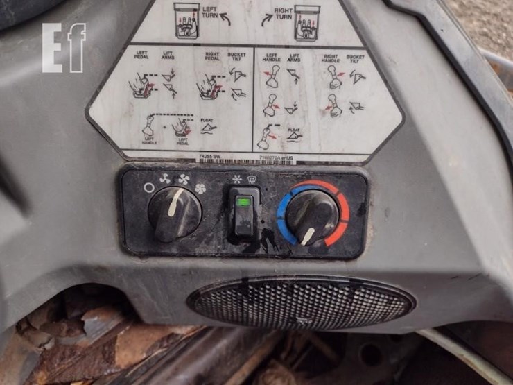 2015-bobcat-s650-image-11