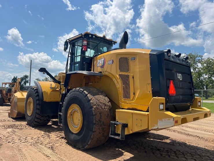 2022-caterpillar-980-image-2