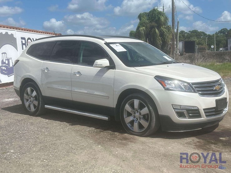 2013-chevrolet-traverse-image-2