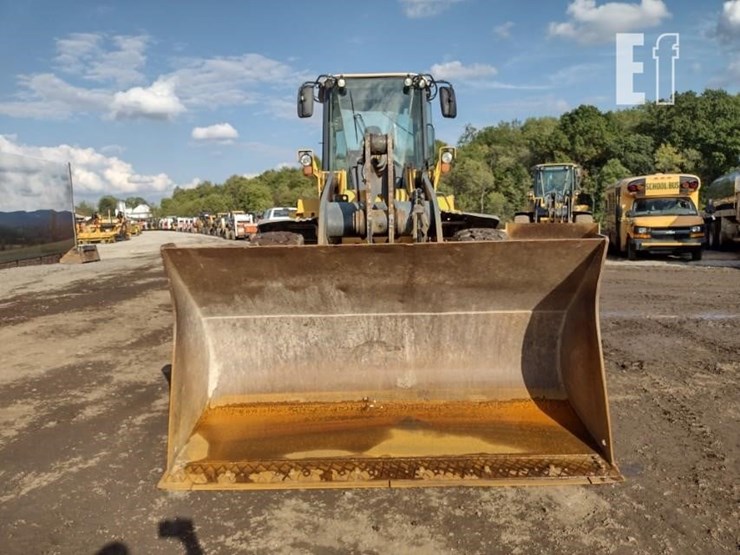 2013-deere-624k-image-2