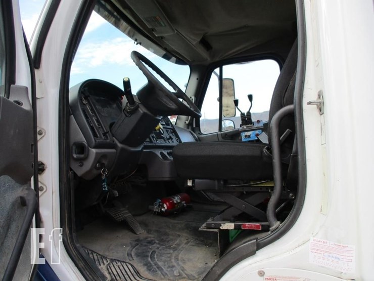 2008-freightliner-business-class-m2-106-image-8