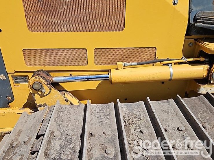 2016-deere-450j-image-22
