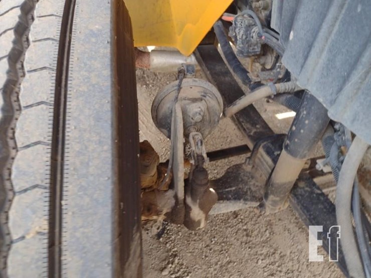 2018-international-durastar-4300-image-21