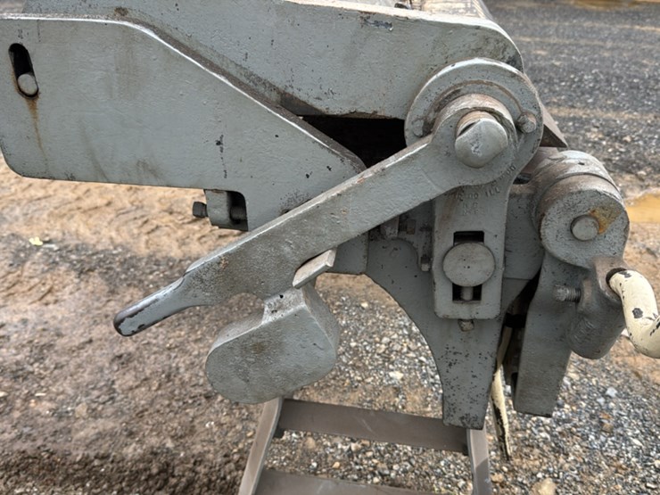 #147-•-manual-brake-press-image-8
