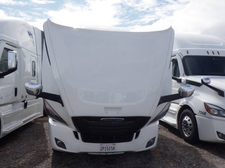 2024-freightliner-cascadia-126-image-14