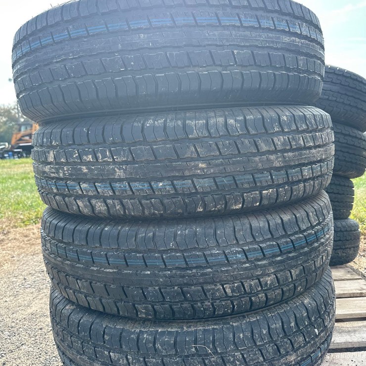 UNUSED Set of 4 ST235/80R16 Radial Trailer Tires
