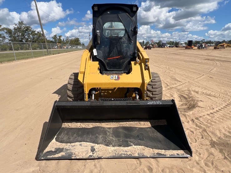 2019-caterpillar-262d3-image-7