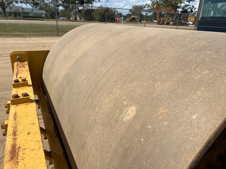 2019-caterpillar-cs44b-image-9