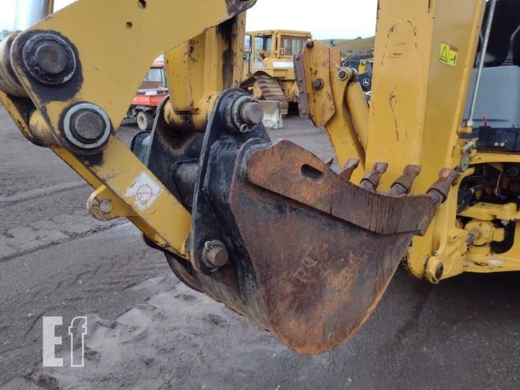 2004-caterpillar-416d-image-30