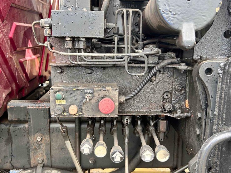 2004-international-knuckle-boom-truck-image-11
