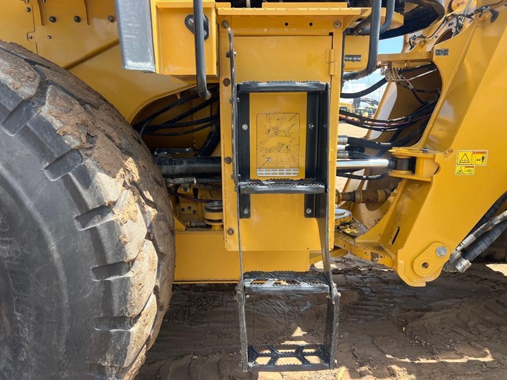 2022-caterpillar-980-image-20