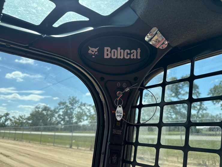2020-bobcat-t770-image-27