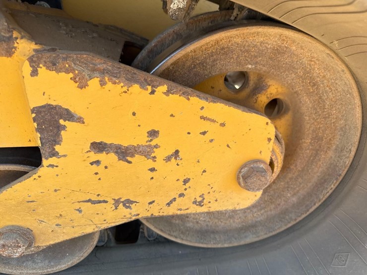 2023-caterpillar-259d3-image-14