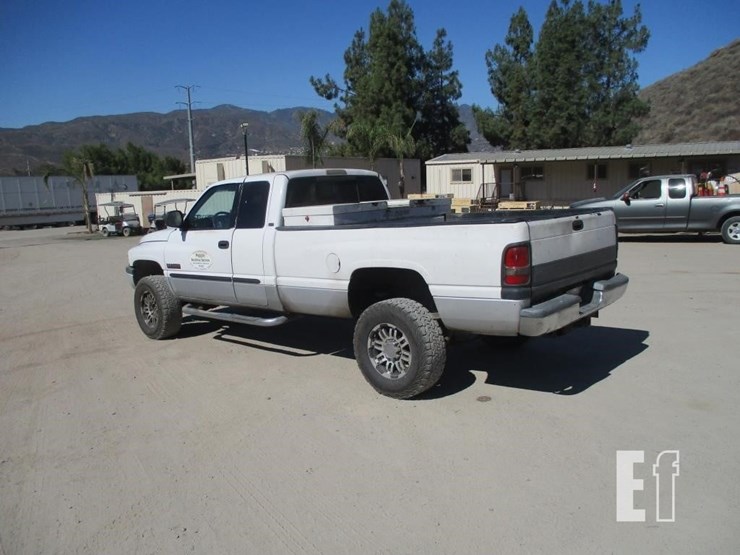 2002-dodge-2500-image-4
