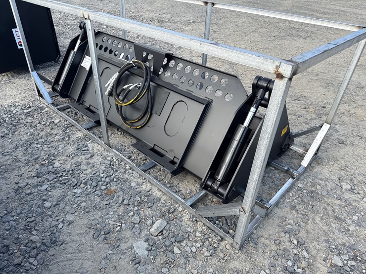 #2096-•-unused-jct-skid-steer-combination-bucket-inv#-27507-image-4