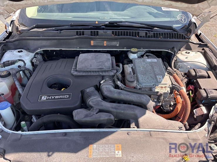 2018-ford-fusion-hybrid-sedan-image-5