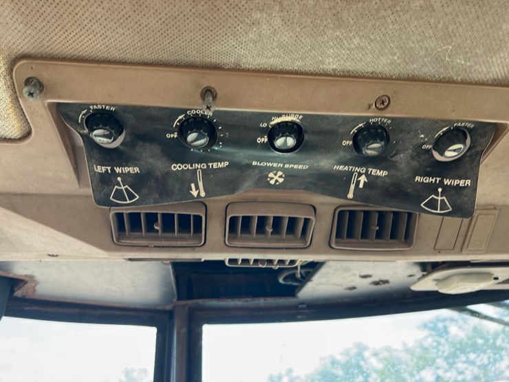 john-deere-2750-image-30