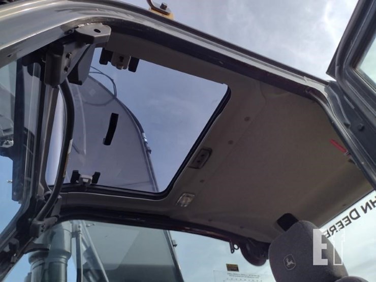 john-deere-210-image-13