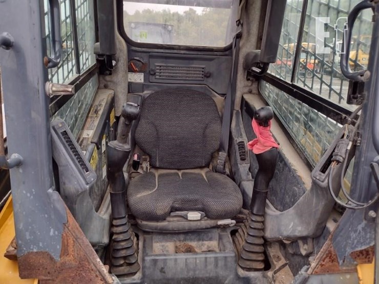 deere-329d-image-11