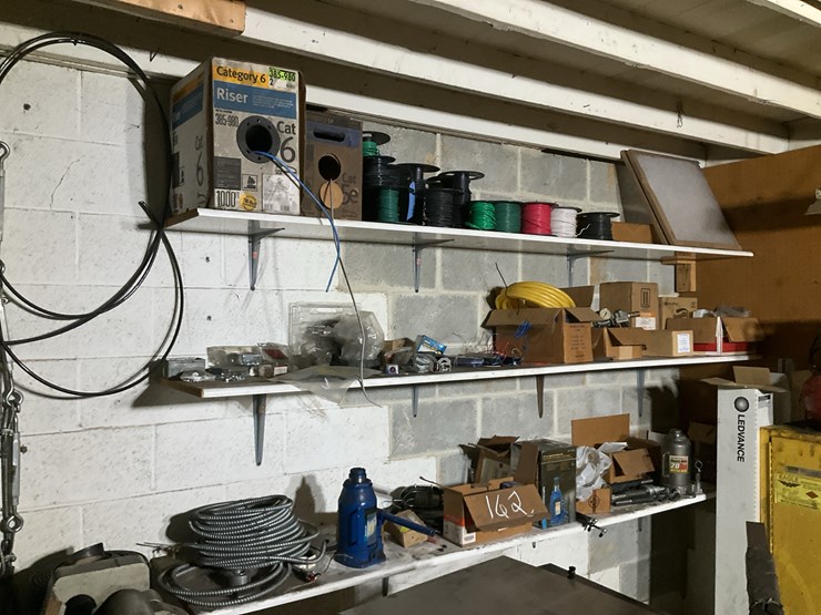 #162-•-shelves-and-contents-image-1