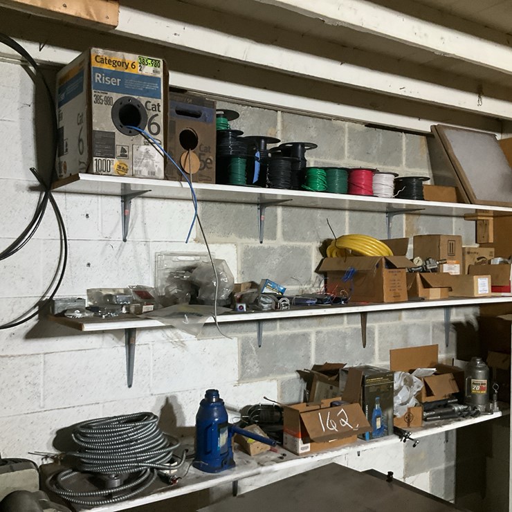 #162 • Shelves and contents