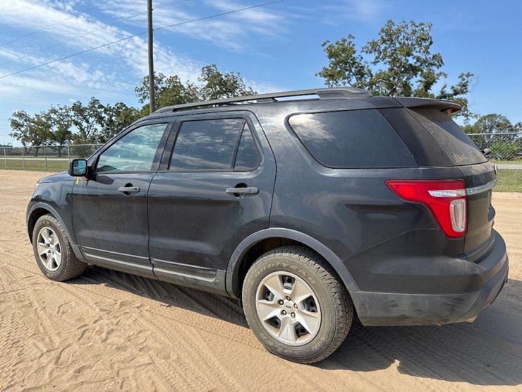 2013-ford-explorer-image-8