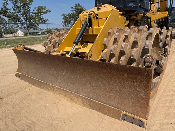 2018-caterpillar-815k-image-13