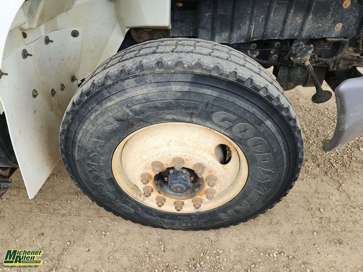 2007-international-durastar-4400-image-22