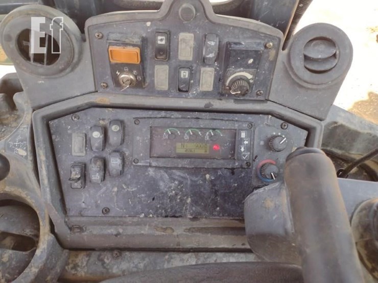 2010-deere-710j-image-7