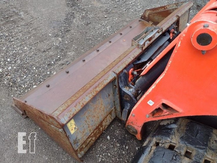 2012-kubota-svl90-image-18