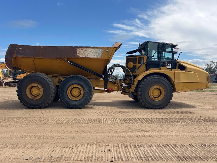 2019-caterpillar-740-gc-image-5