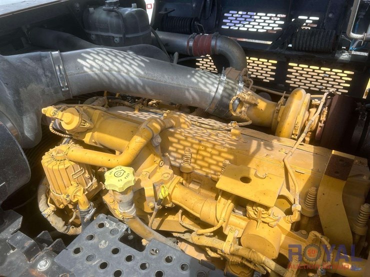 2018-deere-470g-lc-image-18