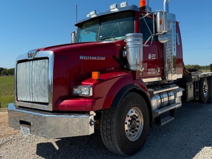 2020-western-star-4900sb-image-3