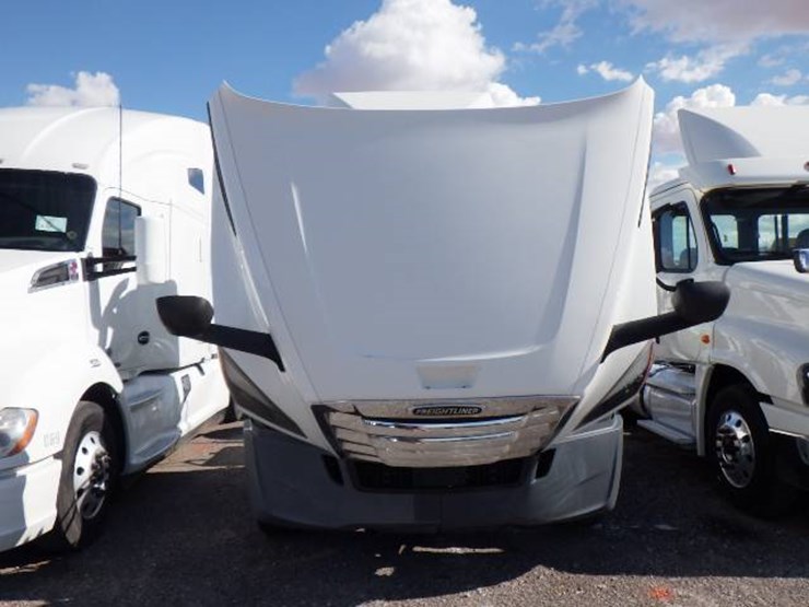 2018-freightliner-cascadia-126-image-13