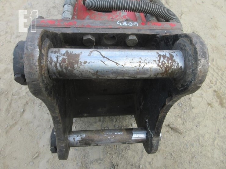 caterpillar-330-image-2