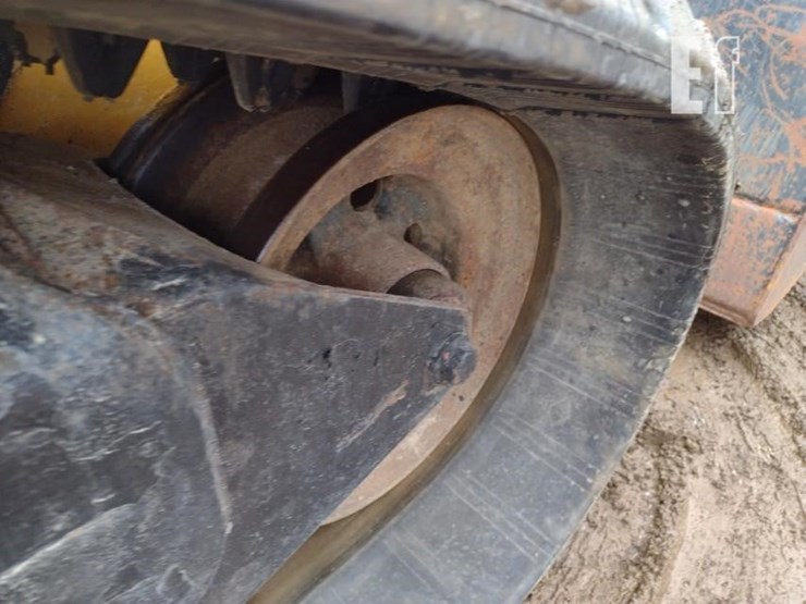 deere-329d-image-33