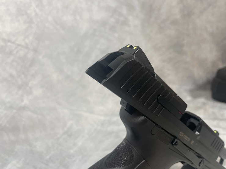 #4804-•-heckler-&-koch-p30-(v1)-9mm-luger-pistol,-sn:-129-135310-image-14