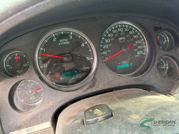 2008-chevrolet-silverado-image-32