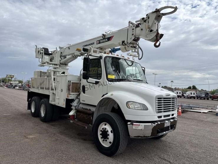 2012-freightliner-m2-digger-derrick-image-4