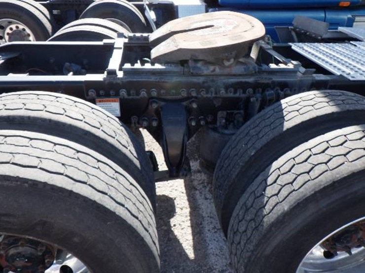 2013-freightliner-cascadia-113-image-3