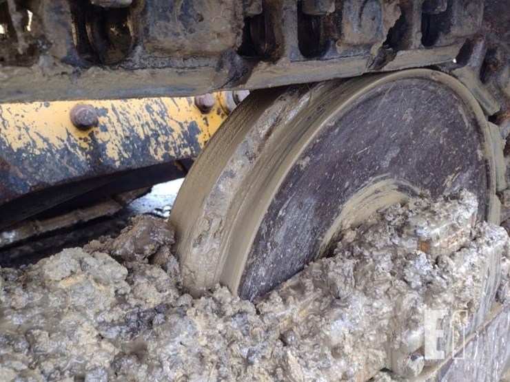 1997-deere-750c-image-33