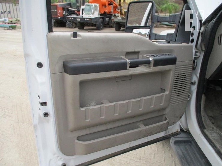 2008-ford-f550-image-12