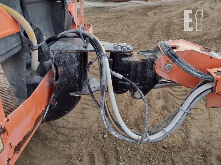2016-jlg-400s-image-20