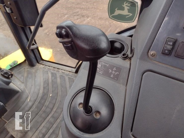 2019-deere-410l-image-8